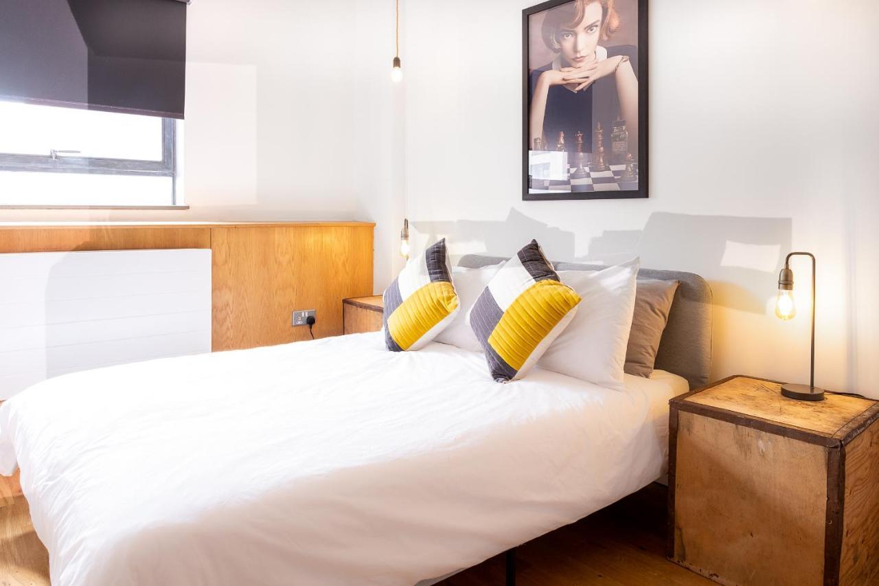 Frühstückspension Spacious 3 Bedroom Apartment, Private Parking,