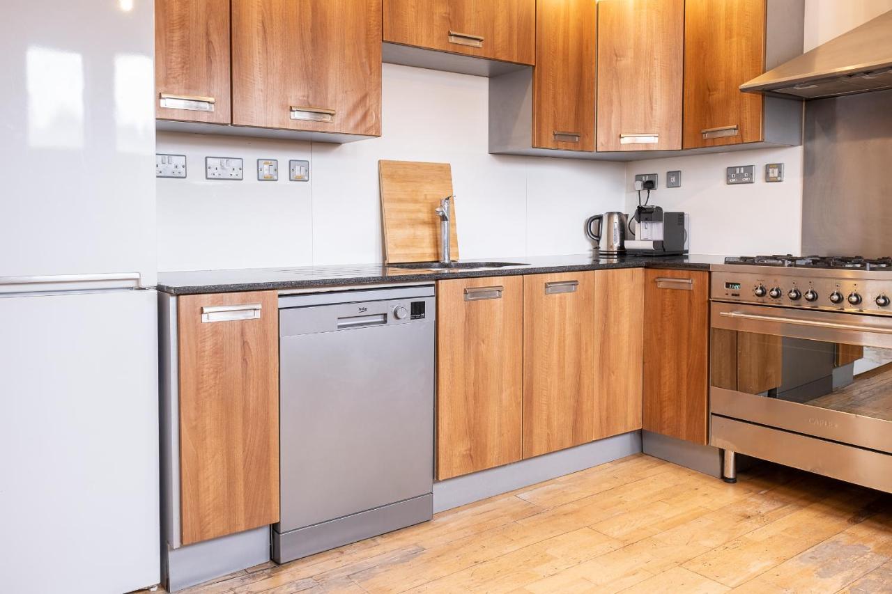 Frühstückspension Spacious 3 Bedroom Apartment, Private Parking, Bristol